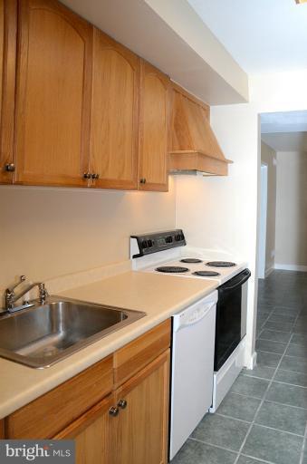 1723 Ivy Oak Square Reston, VA 20190 - Photo 20 of 28 Kitchen