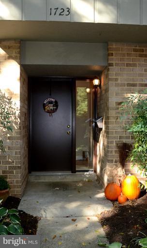 1723 Ivy Oak Square Reston, VA 20190 - Photo 26 of 28 Exterior (General)