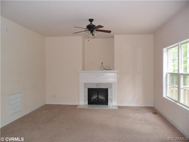 4220 Cameron Road Hopewell, VA 23860 - Photo 4 of 6 Living Room