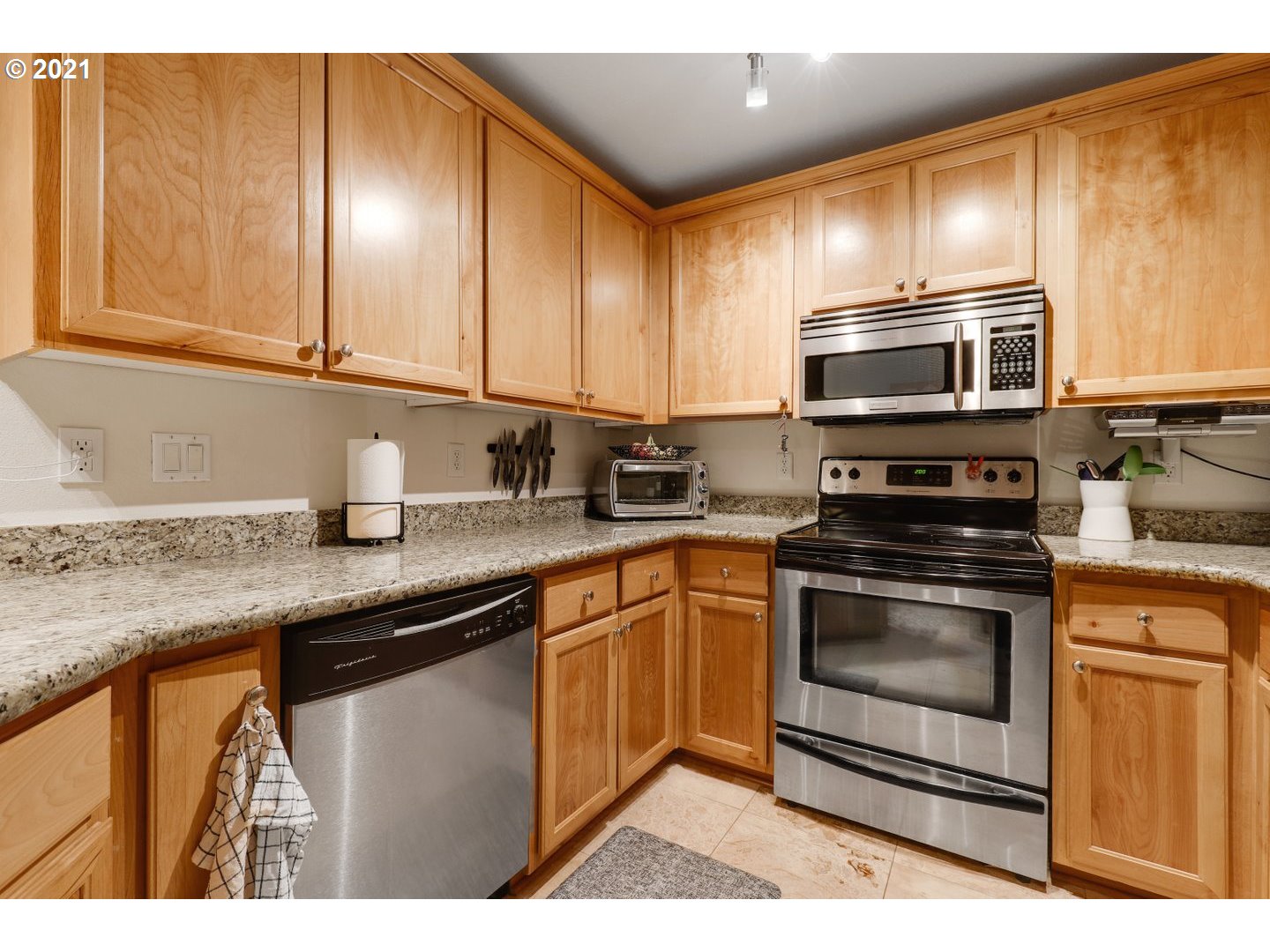 870 Springtree Lane West Linn, OR 97068 - Photo 11 of 29 Gallery Image 11