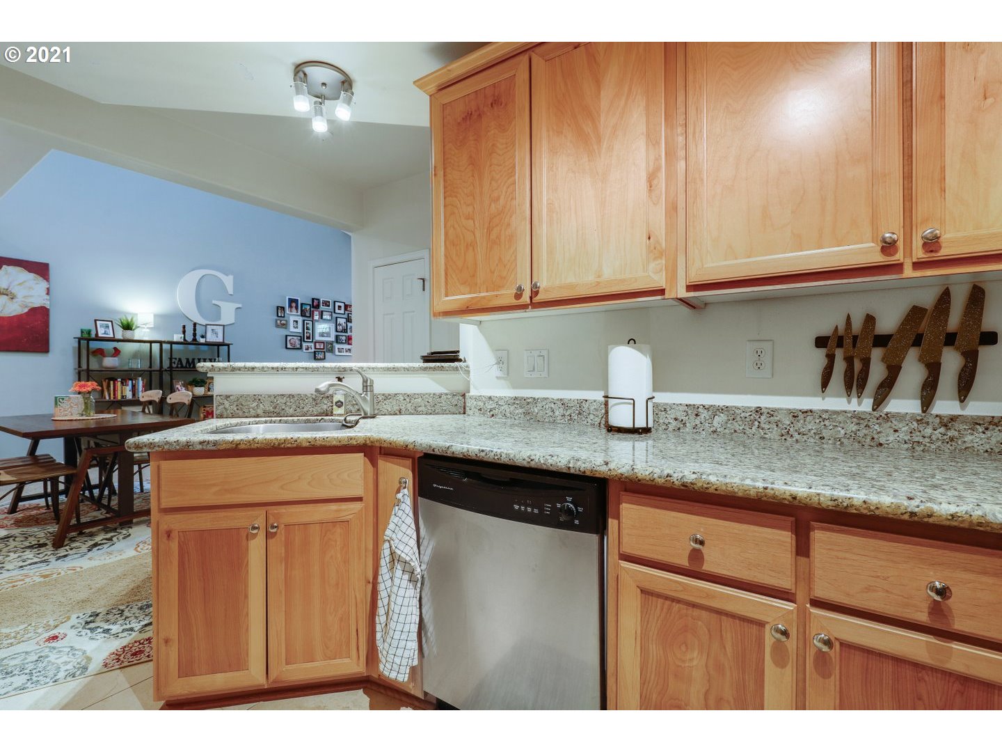 870 Springtree Lane West Linn, OR 97068 - Photo 10 of 29 Gallery Image 10