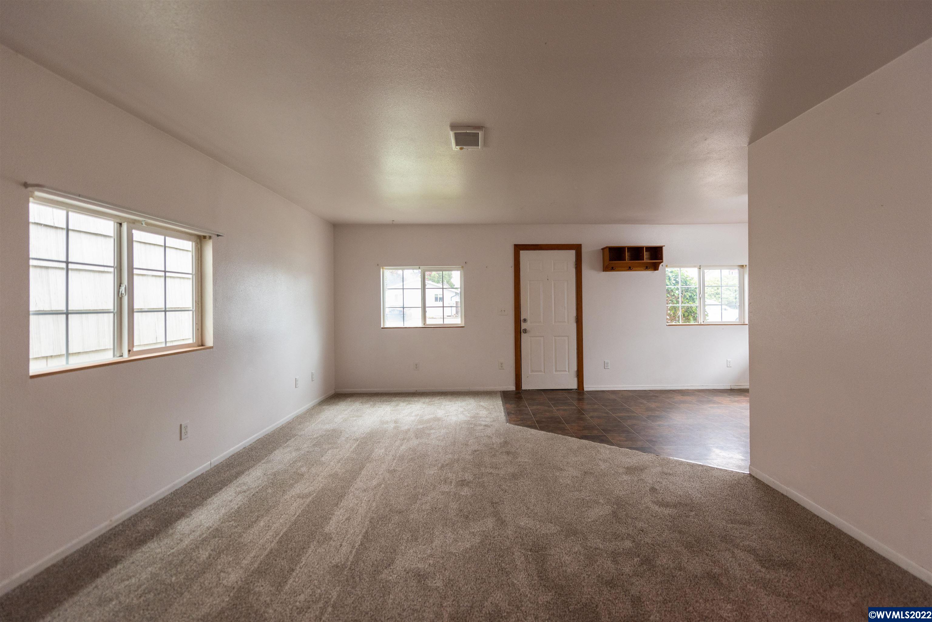 412 Southeast Denver Street Albany, OR 97321 - Photo 7 of 21 Gallery Image 7