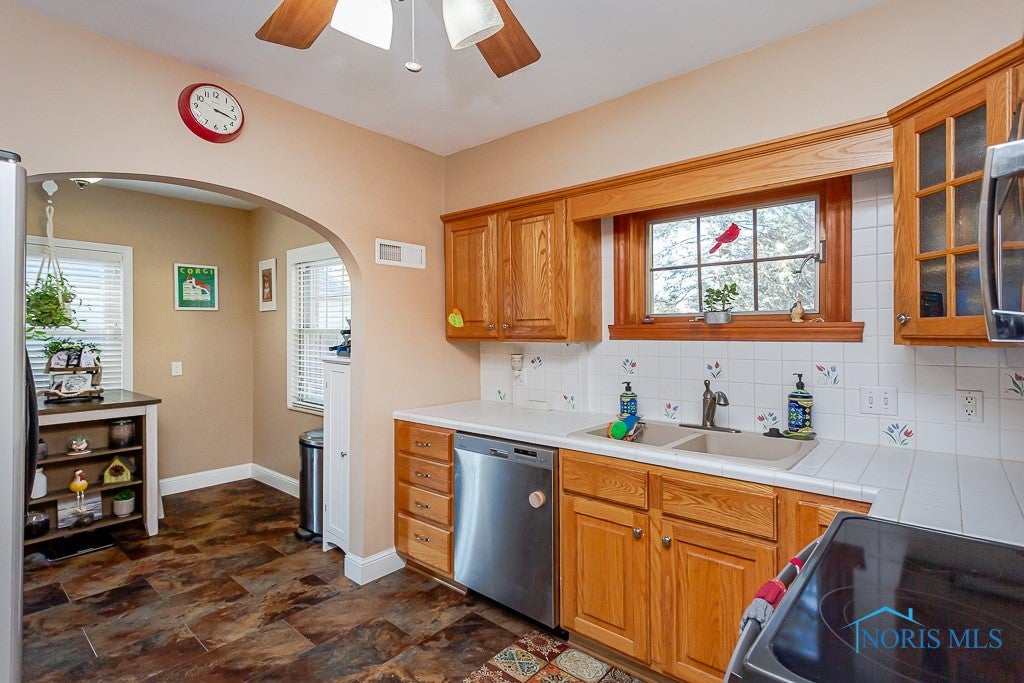 3847 Maxwell Road Toledo, OH 43613 - Photo 10 of 38 Gallery Image 10