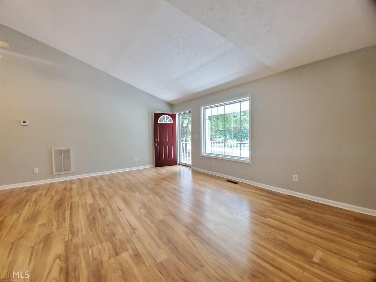 124 Westwood Road Commerce, GA 30529 - Photo 4 of 17