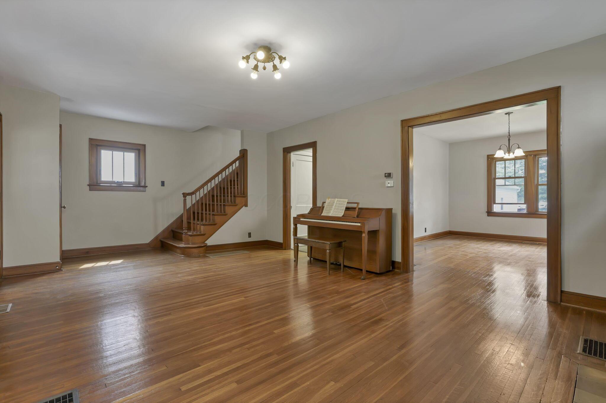 79 Westwood Road Columbus, OH 43214 - Photo 7 of 38 4-web-or-mls-4E7A8130