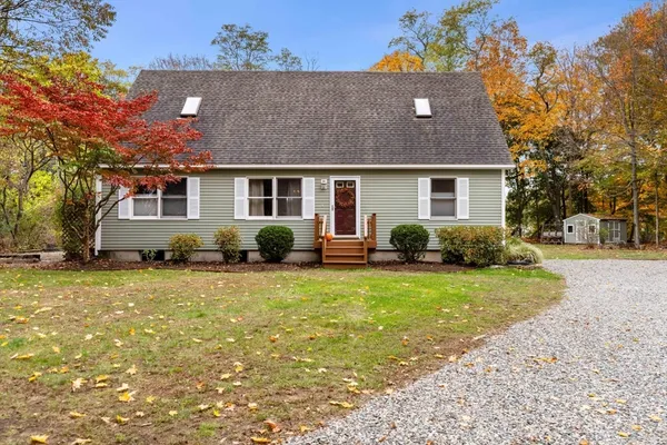 $814,000 | 21 Hammond Street, Rowley, MA 01969