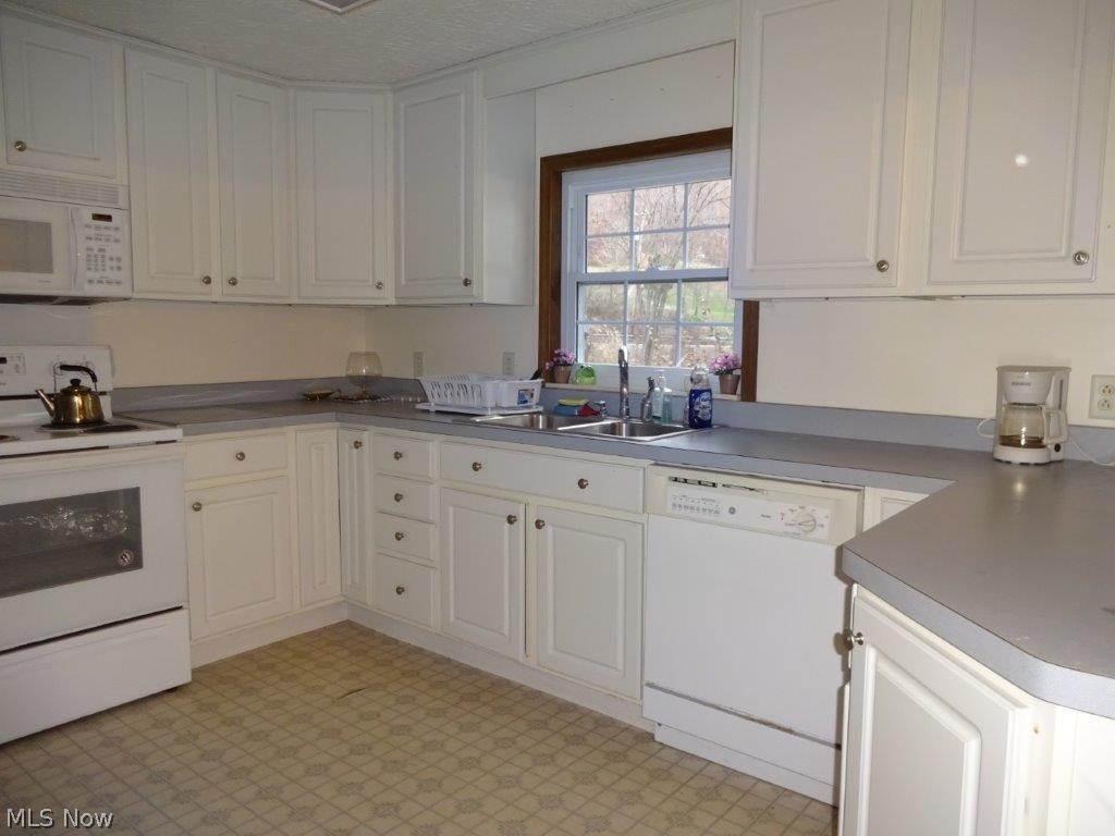 9726 Charleston Road Walton, WV 25286 - Photo 18 of 28