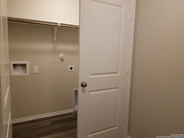 $1,575 | 11327 Babcock Crossing, San Antonio, TX 78249