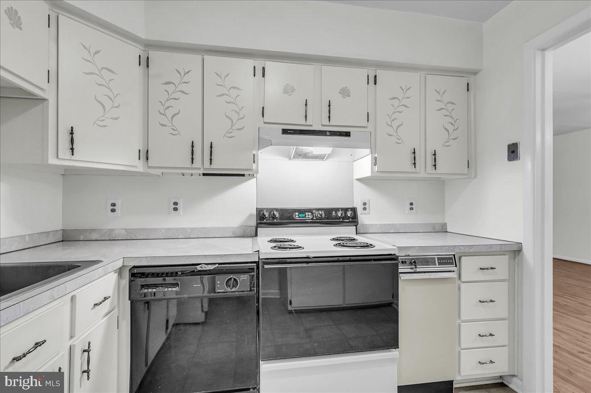 3600 Rustic Lane, Unit 245 Wilmington, DE 19808 - Photo 11 of 23 Kitchen