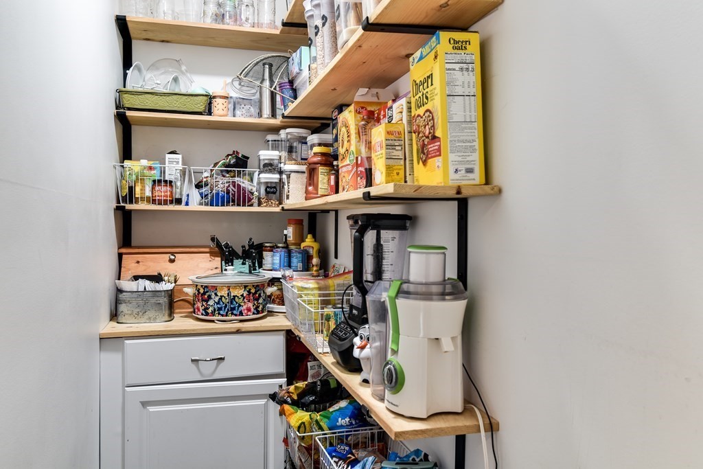 514 Edgell Road Framingham, MA 01701 - Photo 7 of 35