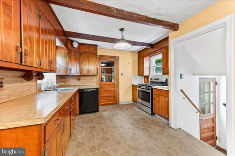 $679,000 | 4 East Lodges Lane, Bala Cynwyd, PA 19004