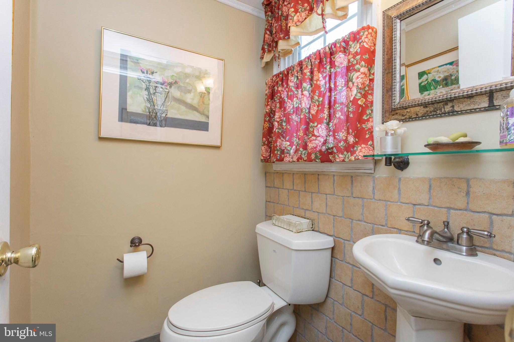 8813 Wainwright Road Glenside, PA 19038 - Photo 13 of 25 First Floor Powder Room
