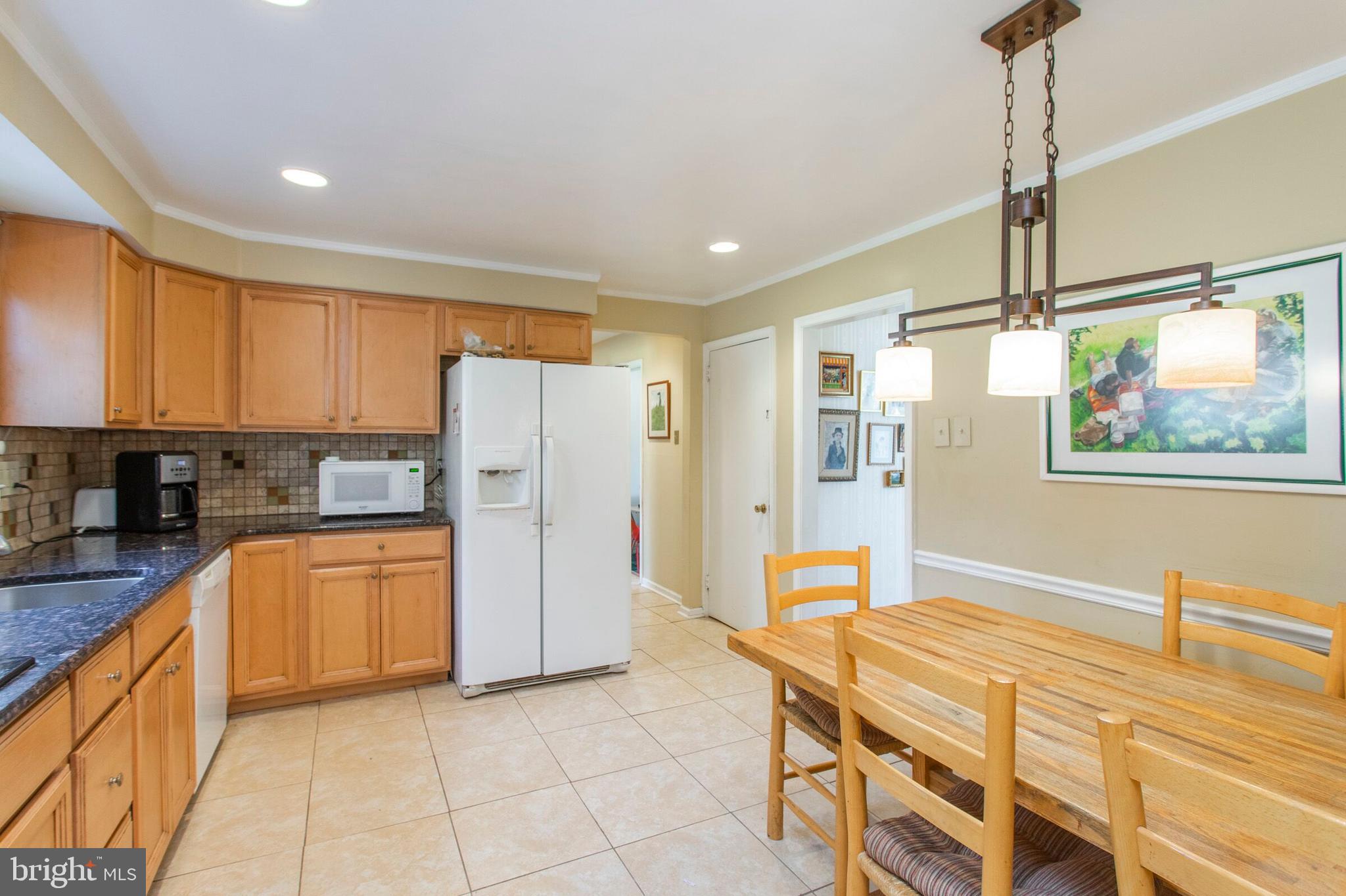 8813 Wainwright Road Glenside, PA 19038 - Photo 8 of 25 Eat in Kitchen