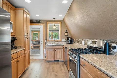 $560,000 | W6093 Mariner Hills Trail, La Grange, WI 53121