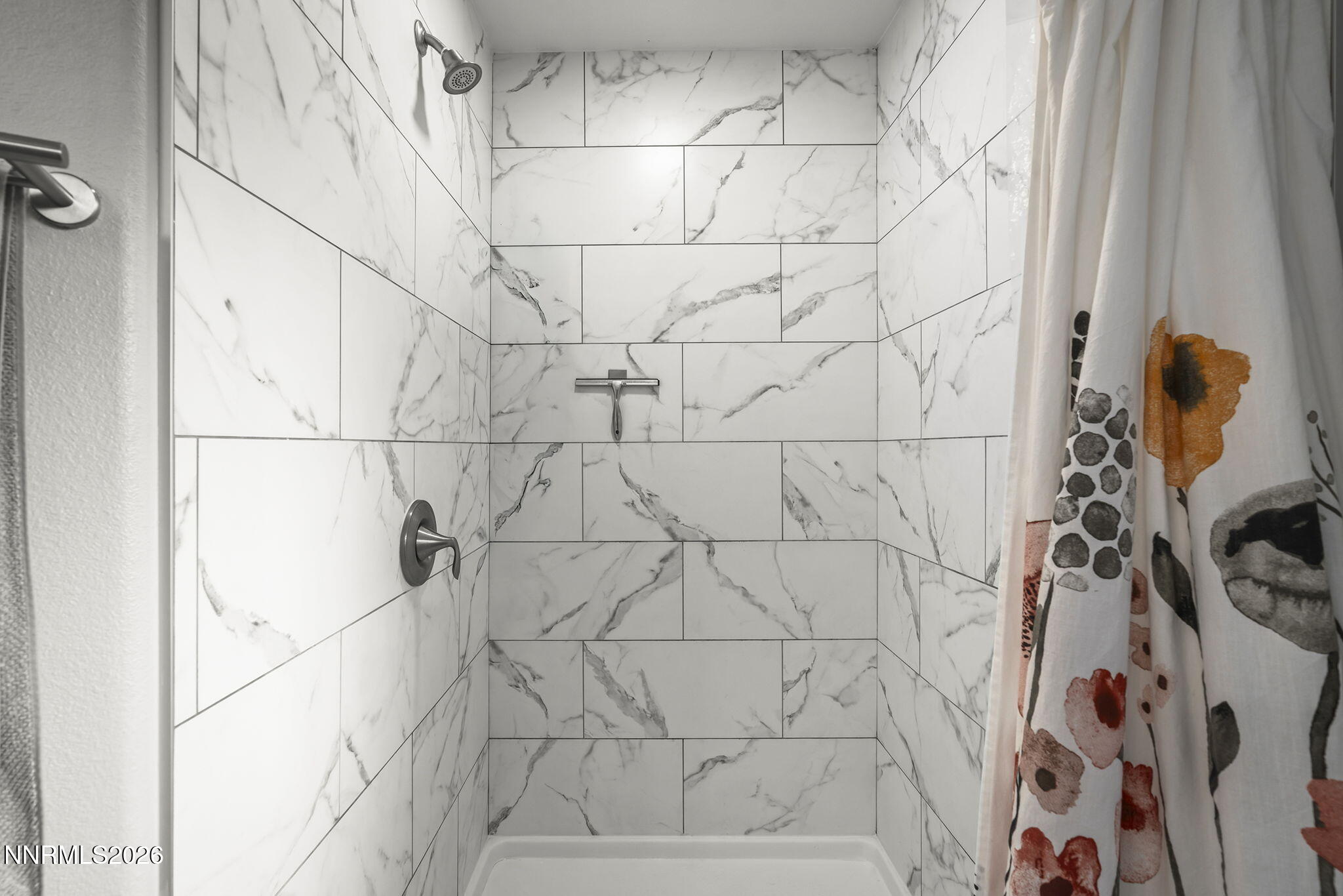 150 Mayberry Drive Reno, NV 89509 - Photo 20 of 40 a bathroom with a shower