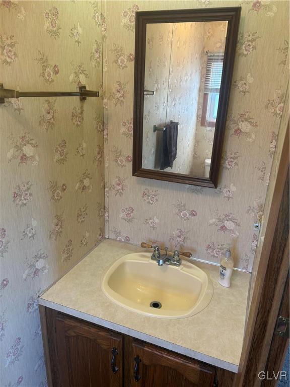 539 Norman Road Nazareth, PA 18064 - Photo 9 of 14 Half bathroom