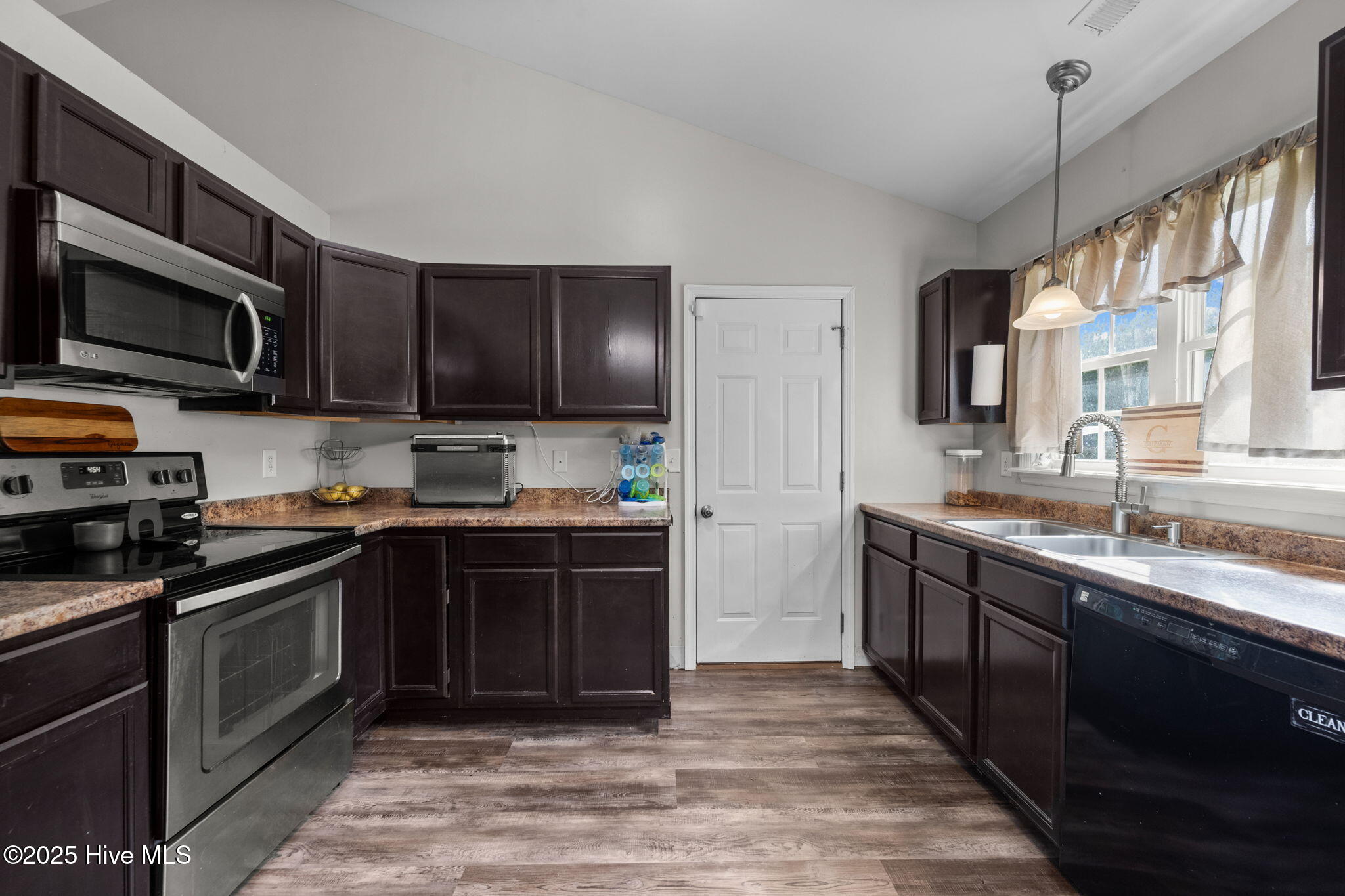 461 Spring Hill Road Maysville, NC 28555 - Photo 13 of 41 32-web-or-mls-_RAD2221