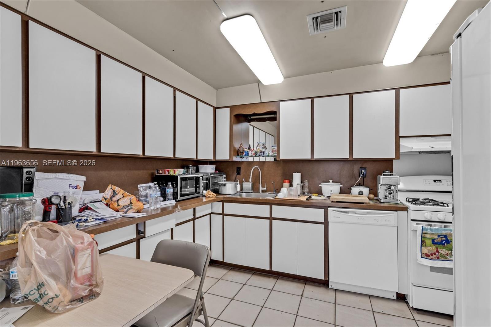 533 East 23rd Street Hialeah, FL 33013 - Photo 11 of 30