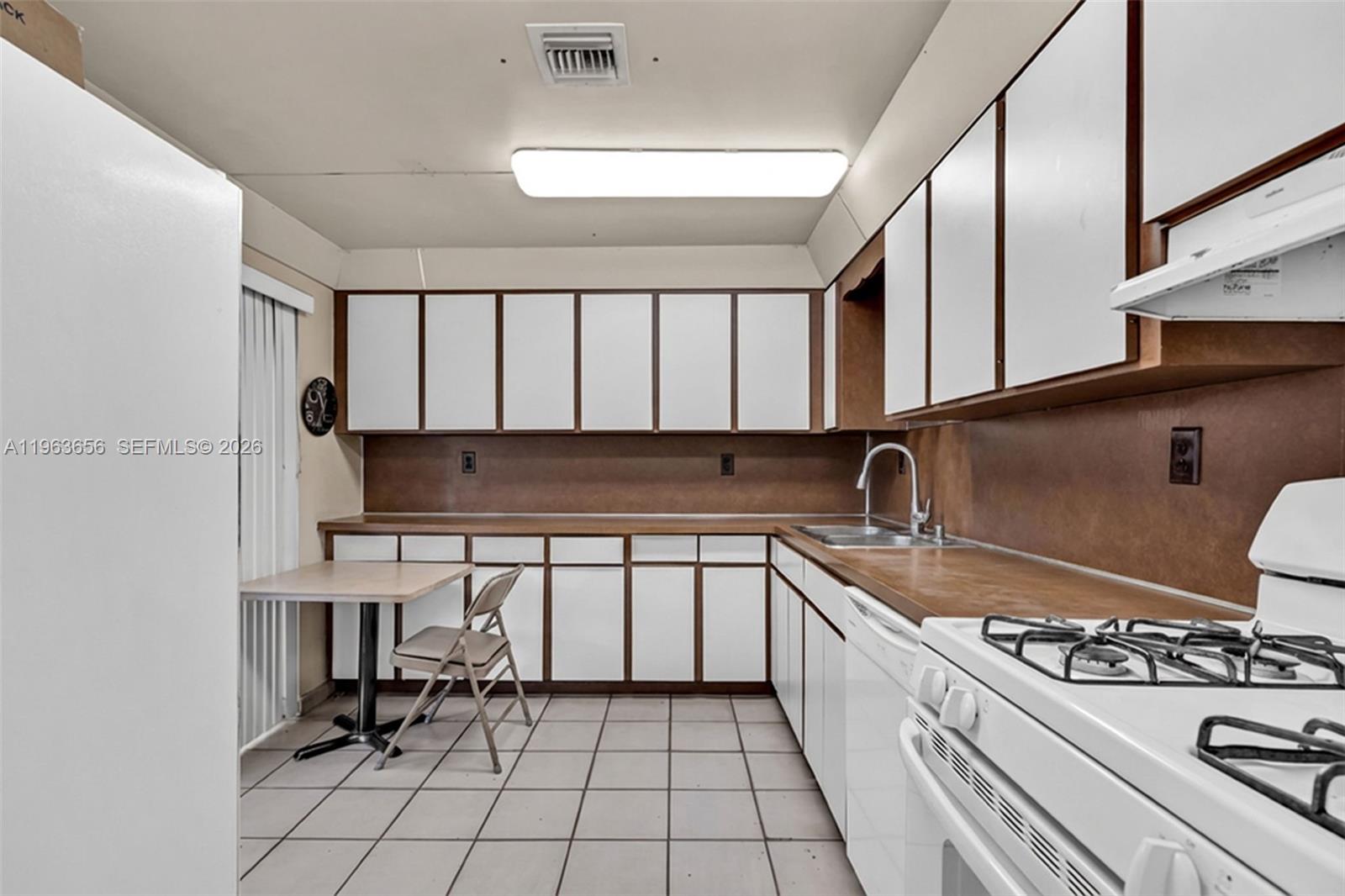 533 East 23rd Street Hialeah, FL 33013 - Photo 10 of 30