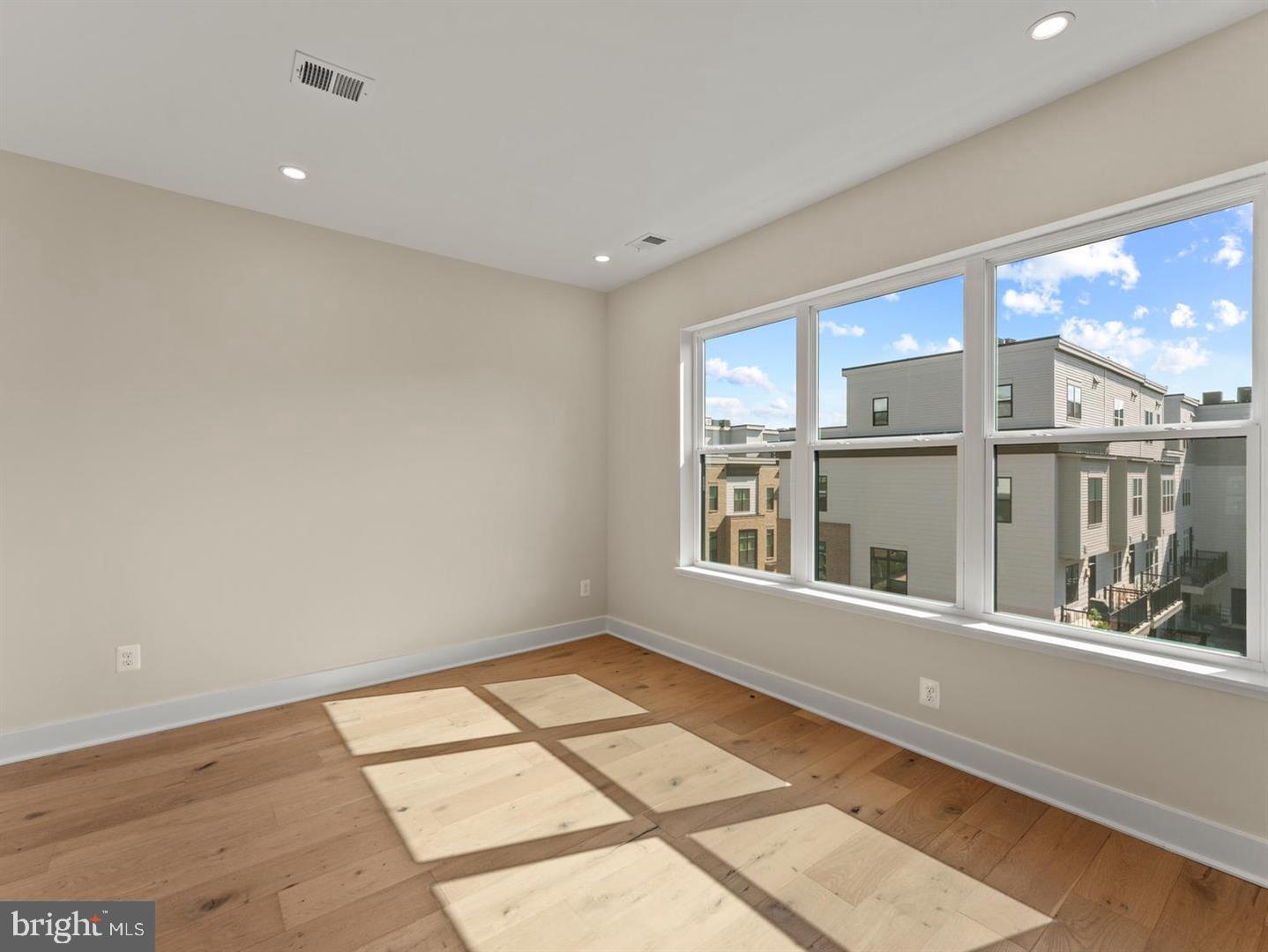 2015 Tysons Ridgeline Road Falls Church, VA 22043 - Photo 23 of 33 Gallery Image 23