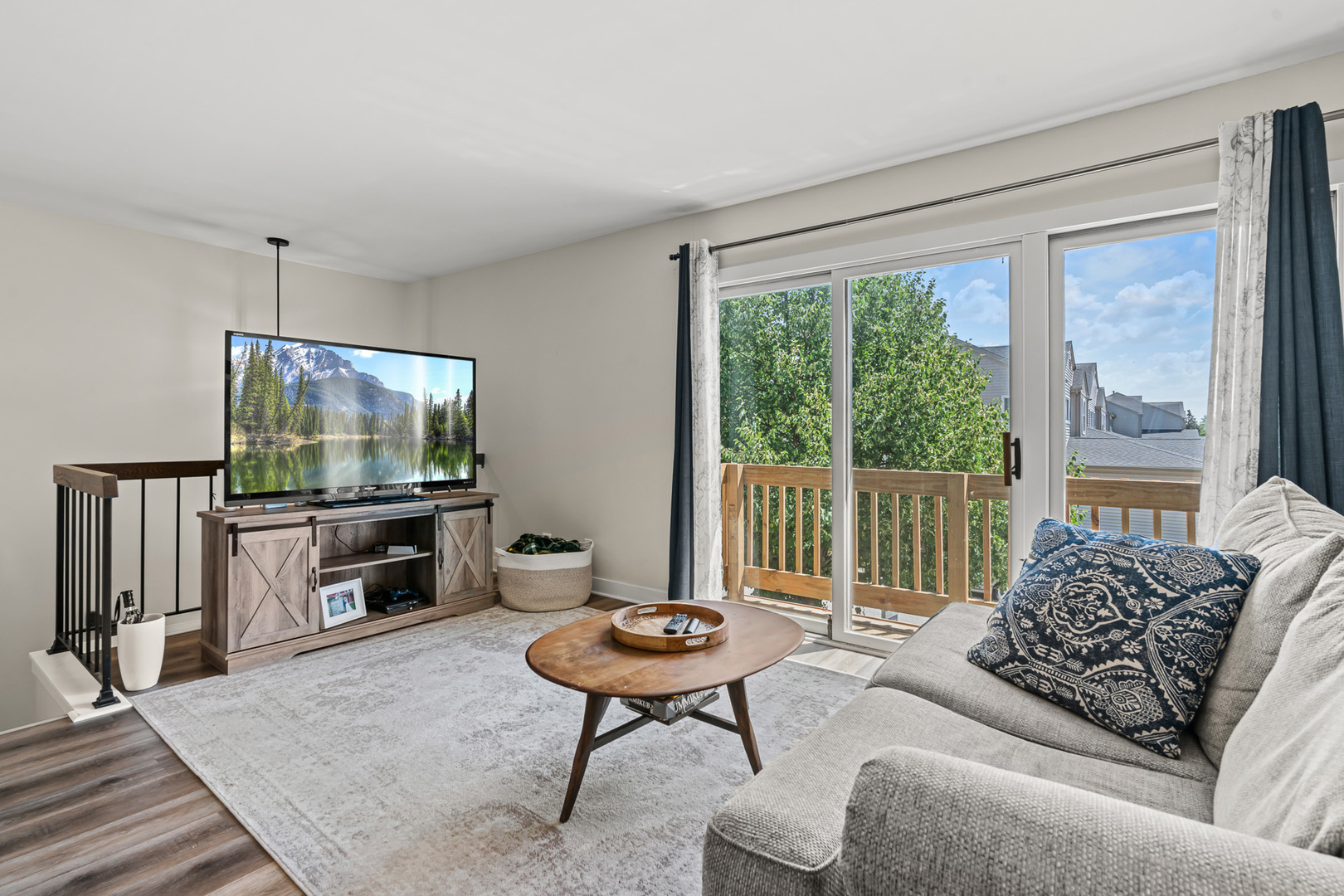 1598 Elder Drive Aurora, IL 60506 - Photo 5 of 22 a living room with furniture and a flat screen tv