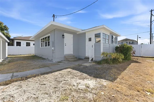 $3,950 | 3015 West North B Street, Tampa, FL 33609