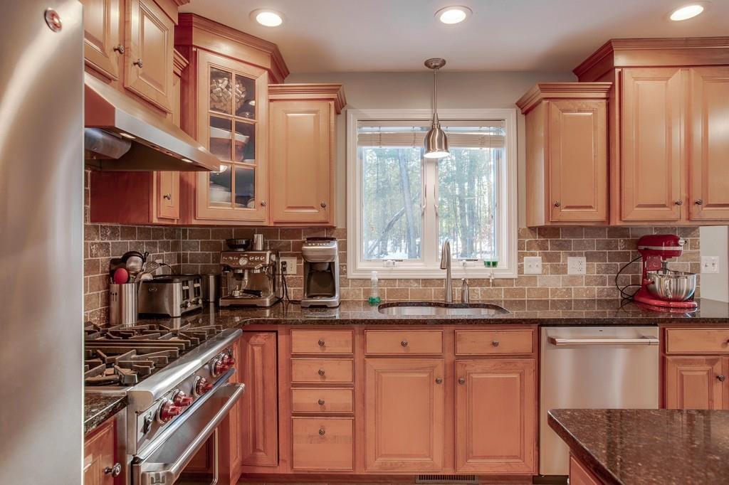 10 Maple Ridge Road Tyngsborough, MA 01879 - Photo 6 of 25