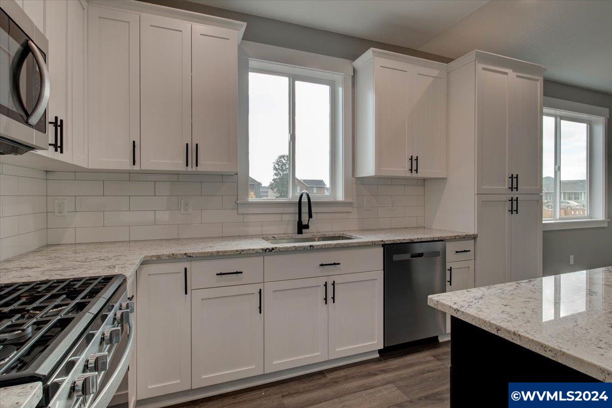 985 Sassafras Street Independence, OR 97351 - Photo 2 of 37 Gallery Image 2