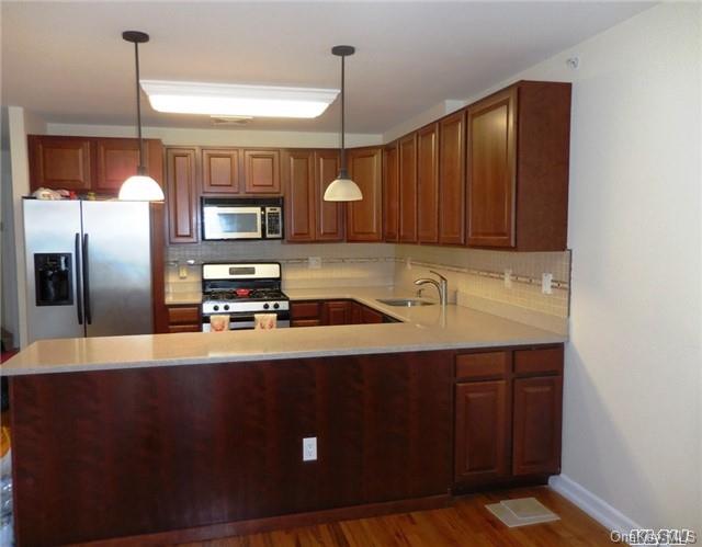 102-20 Rockaway Beach Boulevard, Unit 3C Queens, NY 11694 - Photo 4 of 20 Gallery Image 4