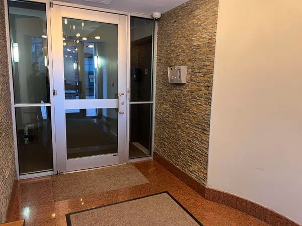 a view of an entryway of the house