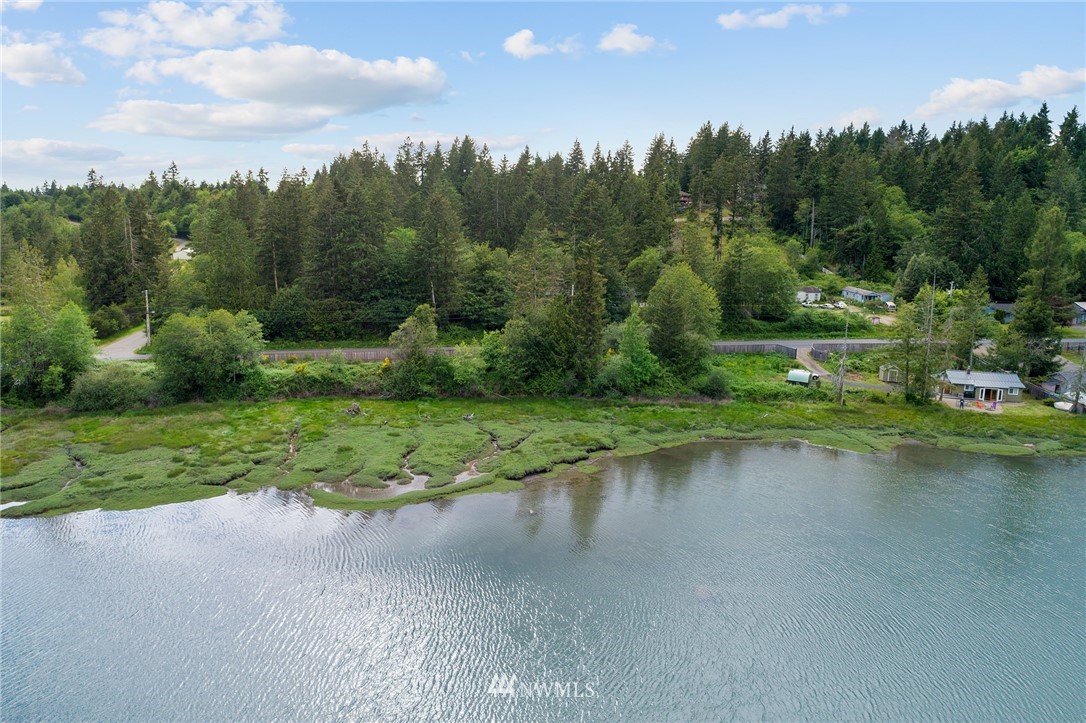 7240 East Grapeview Loop Road Allyn, WA 98524 - Photo 4 of 29 Gallery Image 4