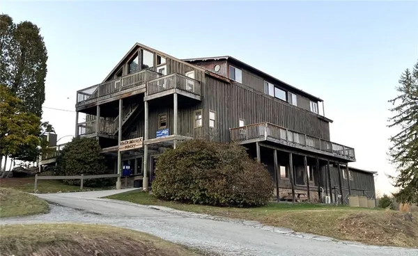 $300,000 | 340 West Laurel Lane, Rockwood, PA 15557
