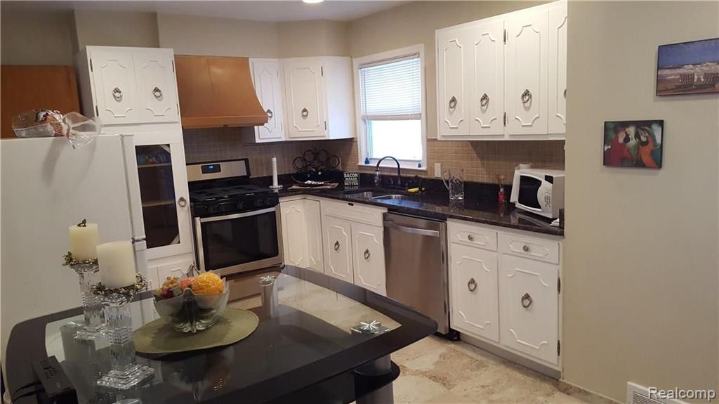 26305 Five Mile Road Redford, MI 48239 - Photo 2 of 10
