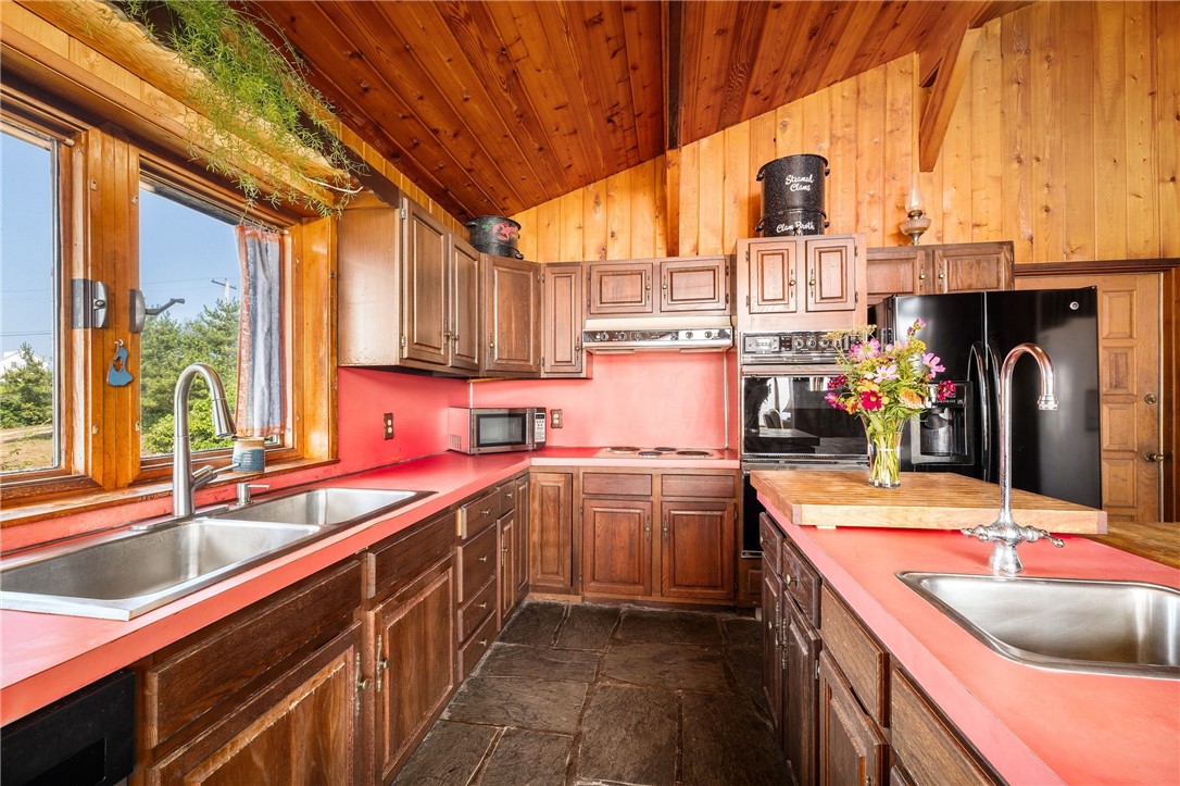 1035 Mohegan Trail Block Island, RI 02807 - Photo 21 of 50