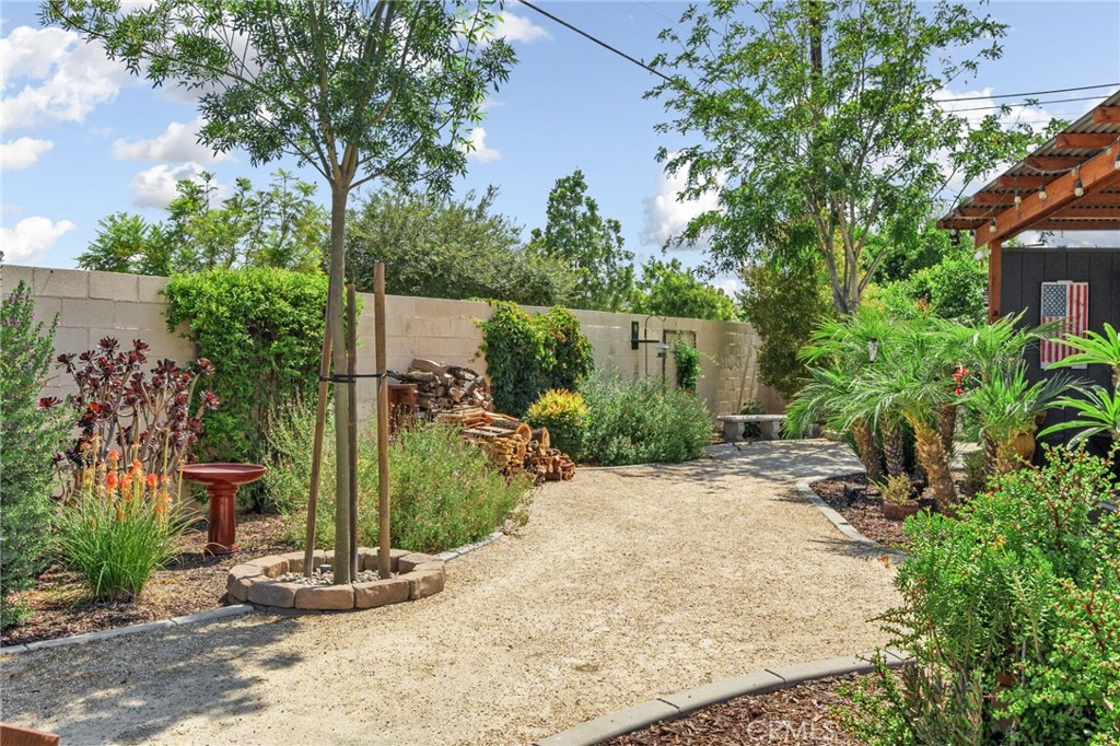 609 Cardinal Lane Redlands, CA 92374 - Photo 30 of 41 Pristine Backyard