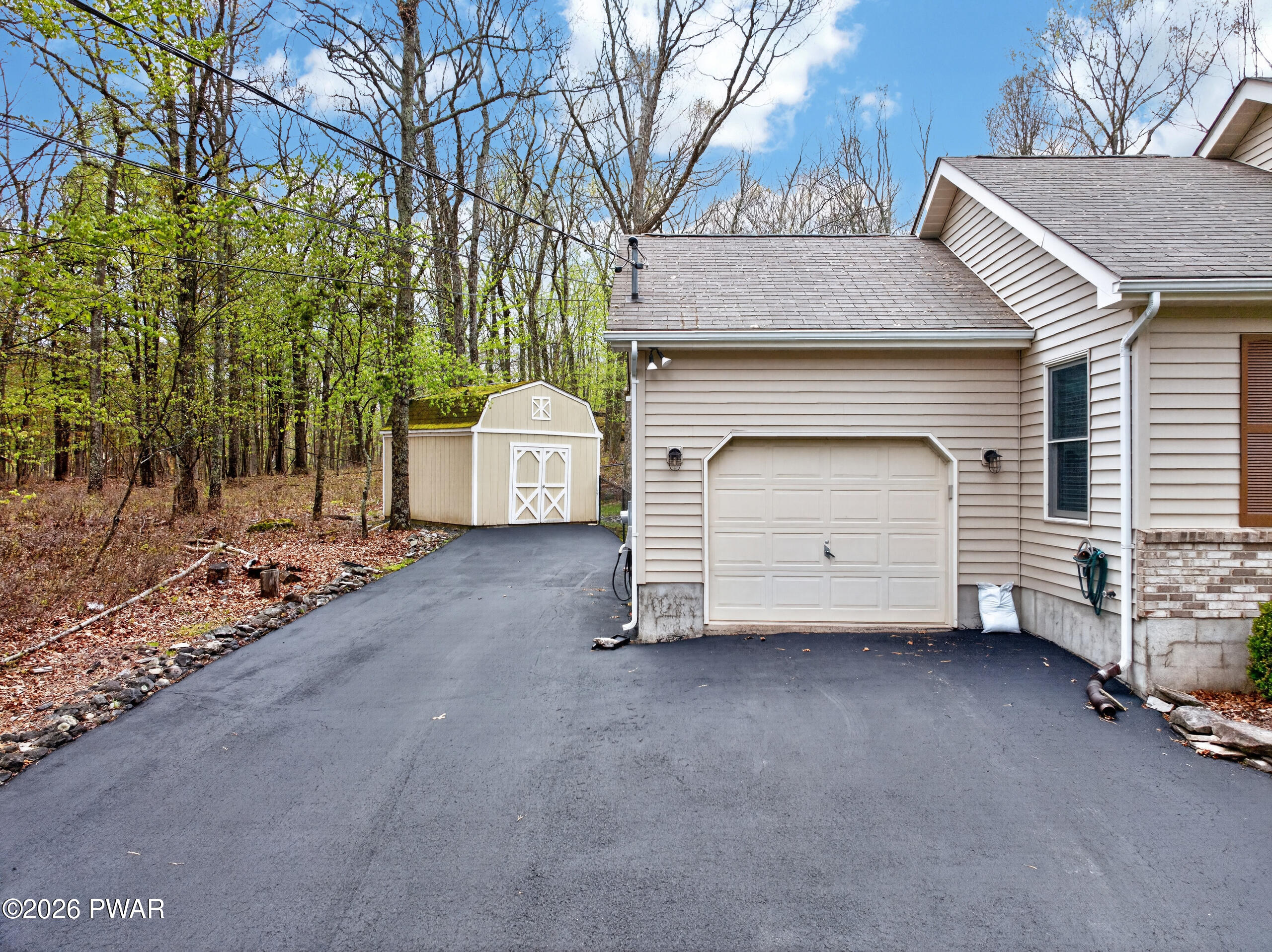 109 Maple Ridge Road Milford, PA 18337 - Photo 5 of 47