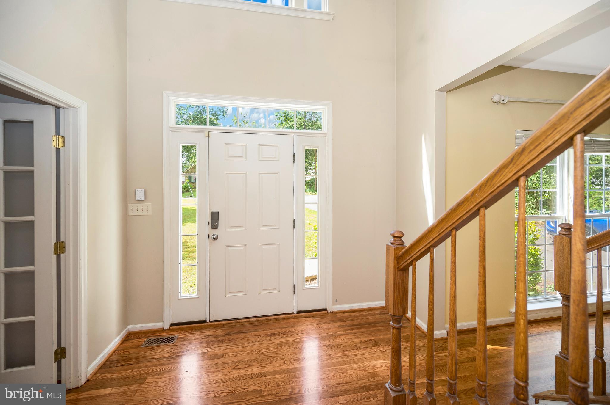 518 Monticello Circle Locust Grove, VA 22508 - Photo 3 of 59 Sizable foyer to greet your guests.