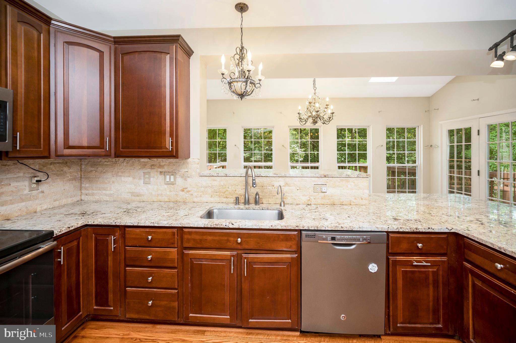 518 Monticello Circle Locust Grove, VA 22508 - Photo 10 of 59 Stone backsplash