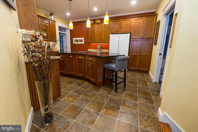 $1,995 | 1043 Washington Street, Reading, PA 19601