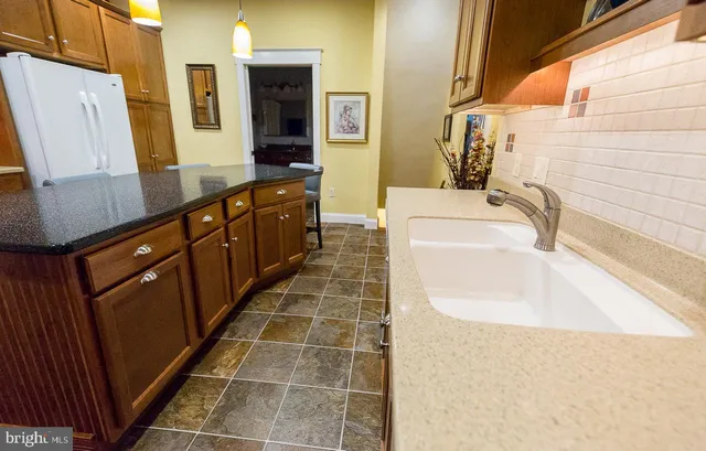 $1,995 | 1043 Washington Street, Reading, PA 19601