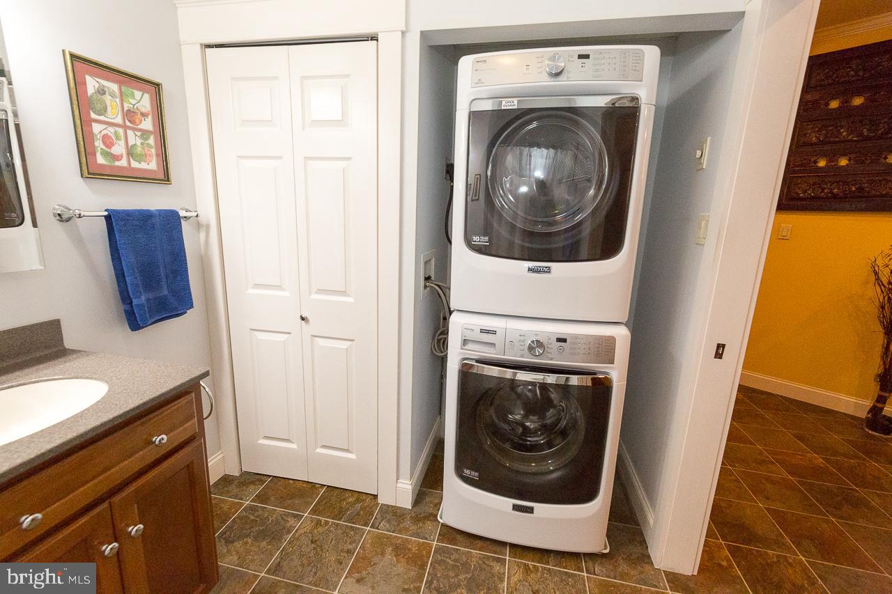 1043 Washington Street Reading, PA 19601 - Photo 15 of 40 a utility room with dryer and washer