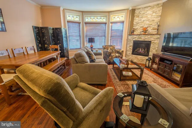 $1,995 | 1043 Washington Street, Reading, PA 19601