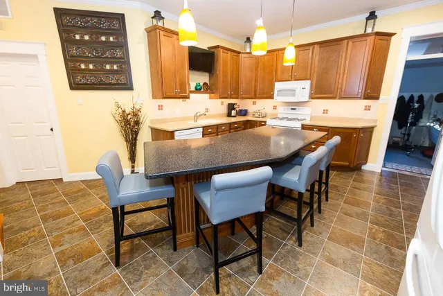 $1,995 | 1043 Washington Street, Reading, PA 19601