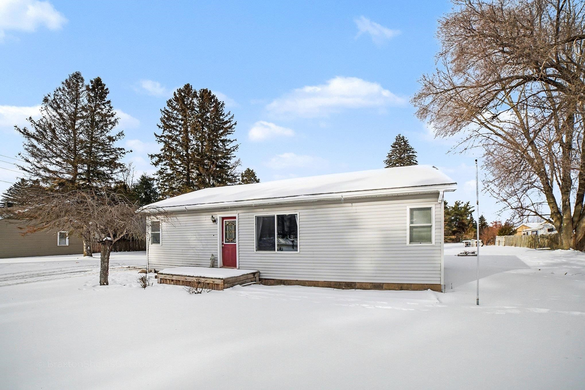 2578 Weber Road Gladwin, MI 48624 - Photo 2 of 15