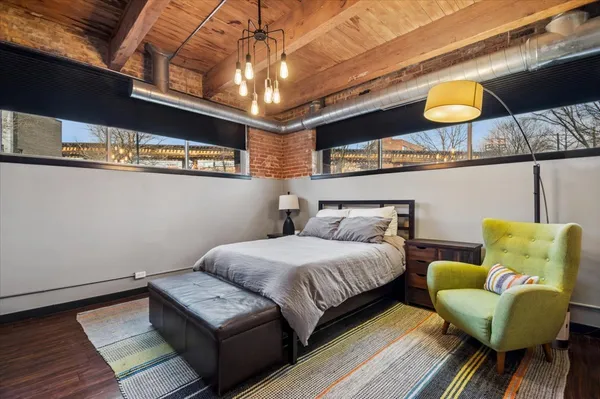 $595,000 | 2201 West Wabansia Avenue, Unit 5, Chicago, IL 60647