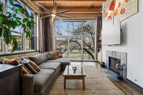 $595,000 | 2201 West Wabansia Avenue, Unit 5, Chicago, IL 60647