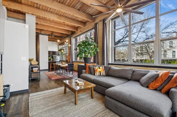 $595,000 | 2201 West Wabansia Avenue, Unit 5, Chicago, IL 60647