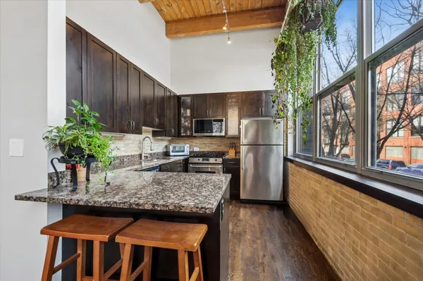 $595,000 | 2201 West Wabansia Avenue, Unit 5, Chicago, IL 60647