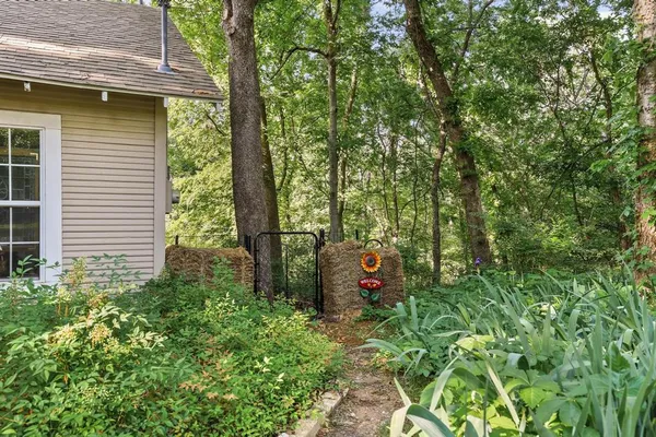 $410,000 | 901 Old State Lane, Denison, TX 75020