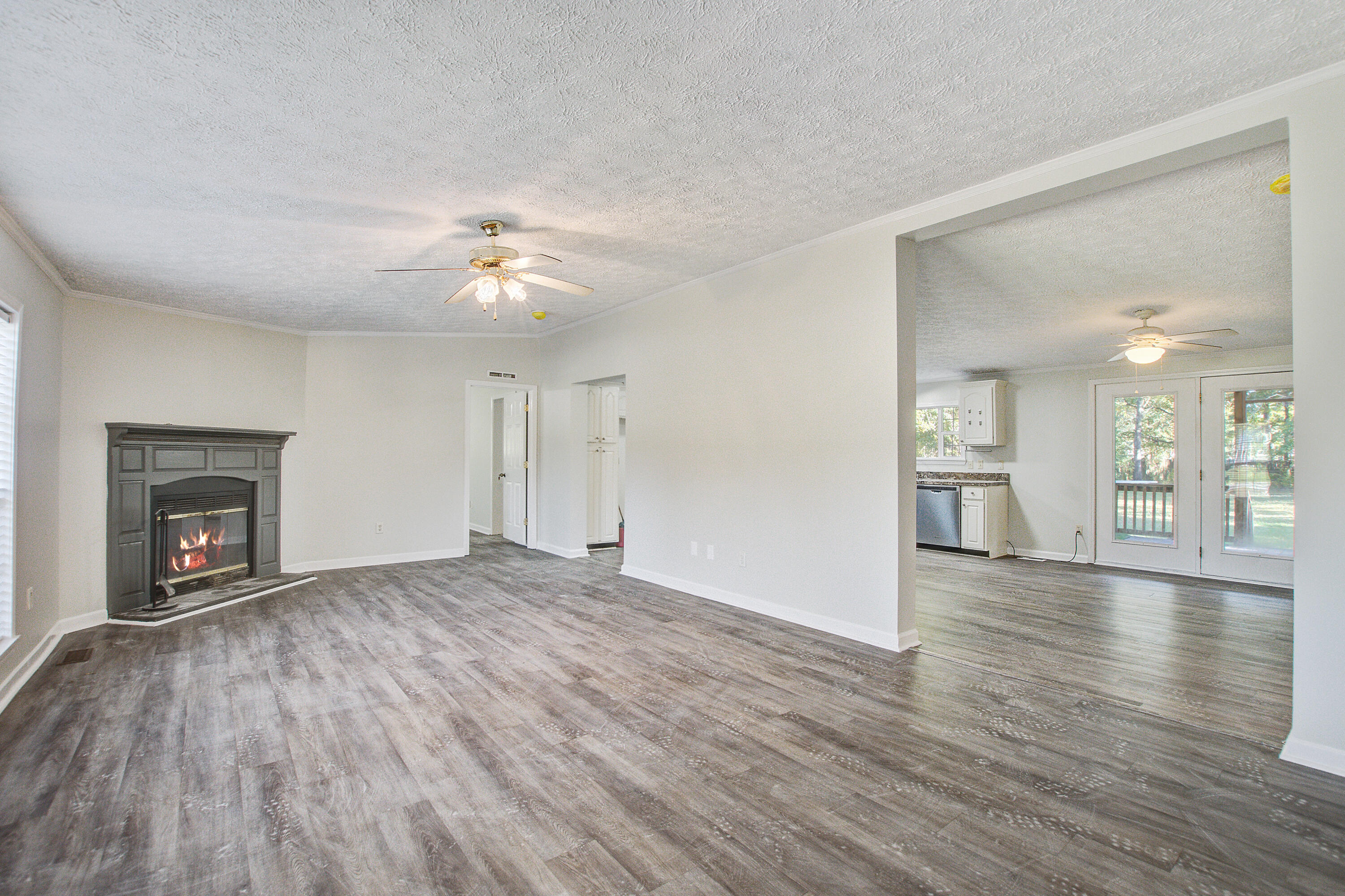 111 County Rd S-18-765 Summerville, SC 29483 - Photo 5 of 31 111 (6)